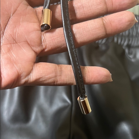 bebe Black Ankle Cropped Pants - Picture 10 of 12